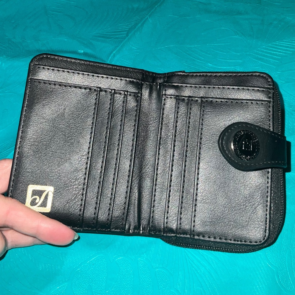 Stone Mountain Nubuck Wallet - Picture 4 of 4